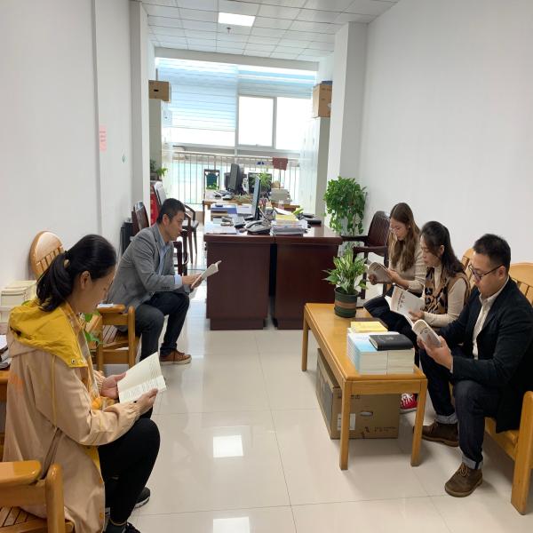 市审计局机关纪委成员与机关各支部纪委委员共同开展廉政教育